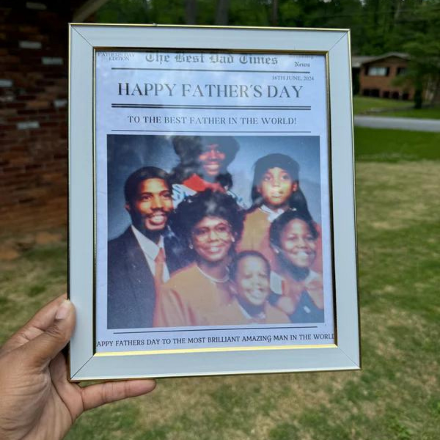 Newspaper Frame/Card Mother’s & Father’s Day Editable Template (Canva)